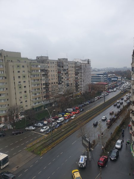 Crangasi, particular 3 camere dec. vedere la sosea, pod Grand, metrou,